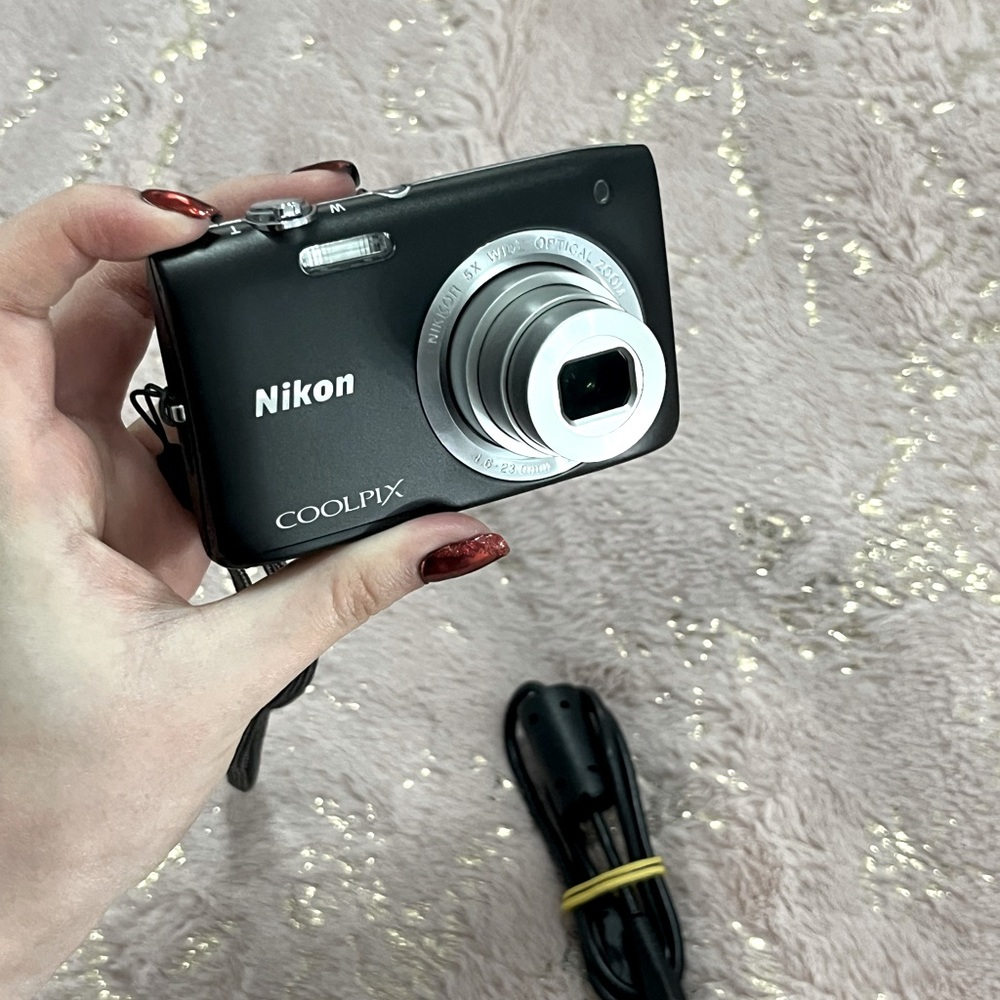 Nikon Coolpix S2800 Digital Camera